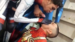 Vídeos porno gay superhero - GayPorn.FM