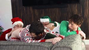 Twink Trade: Santas' Helpers Get Licked