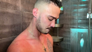 HotAFmen: Gushing Gains for Thiago